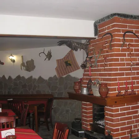 فندق Aseva House 3*
