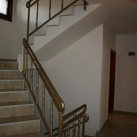 Отель Aseva House 3*