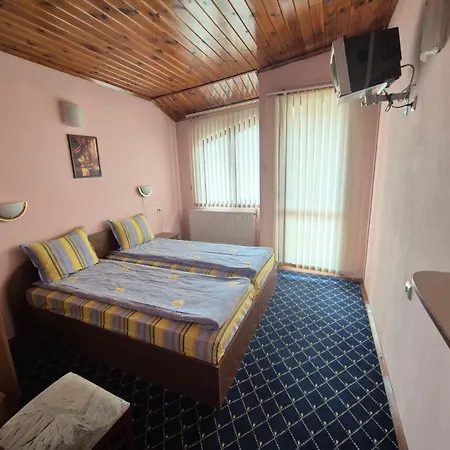 Отель Aseva House 3*