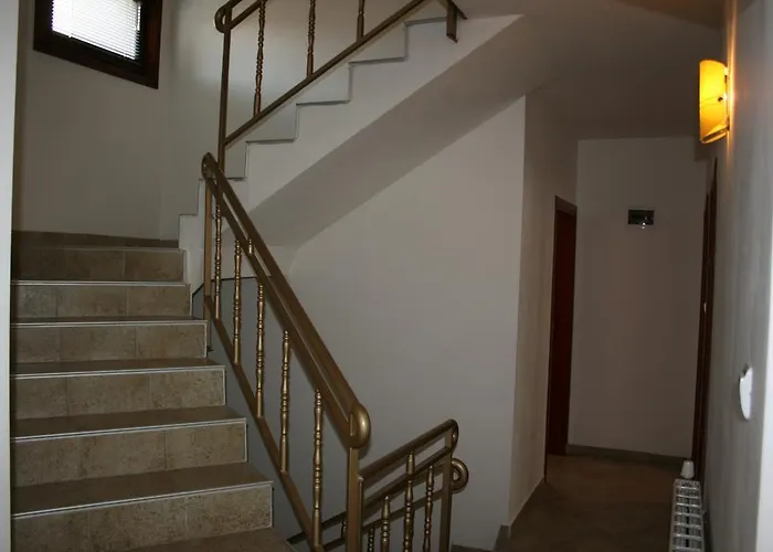 Ξενοδοχείο Aseva House 3*