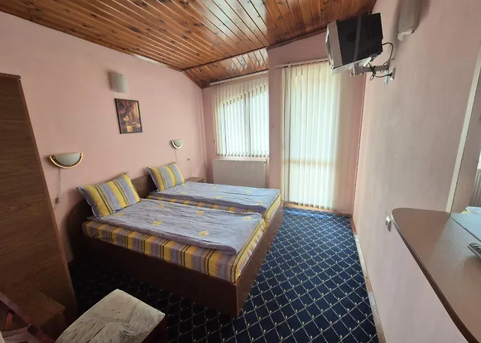 Отель Aseva House 3*